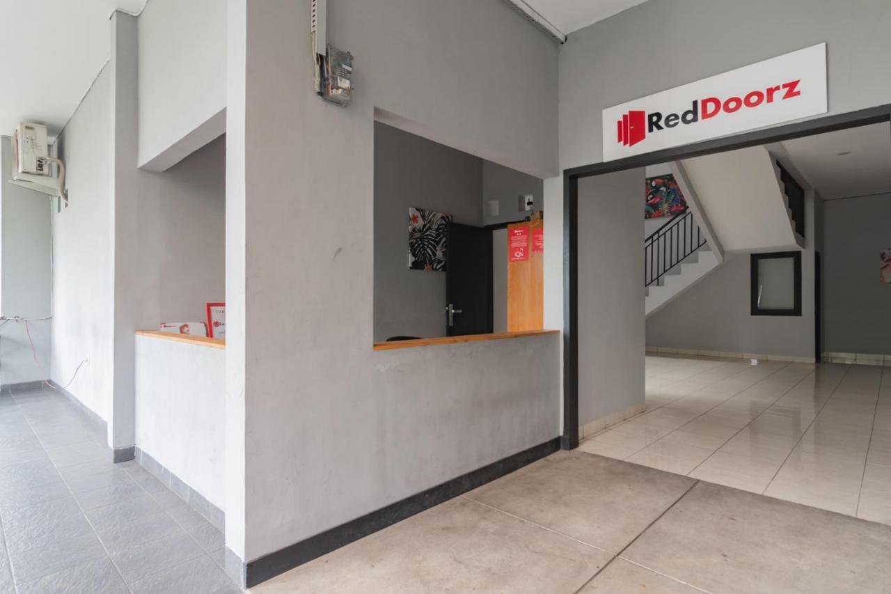 מלון בנדונג Reddoorz Near Exit Toll Pasteur 4 מראה חיצוני תמונה