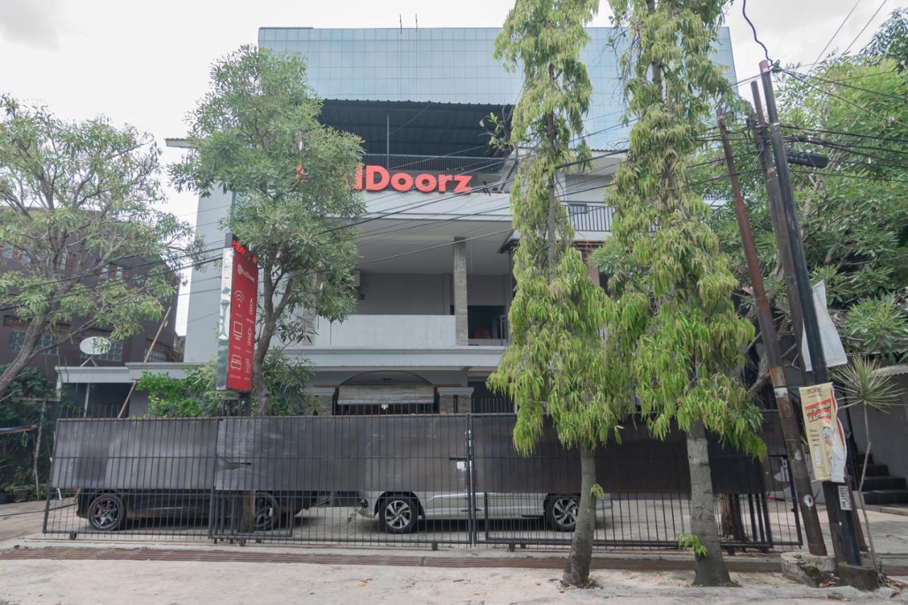 מלון בנדונג Reddoorz Near Exit Toll Pasteur 4 מראה חיצוני תמונה